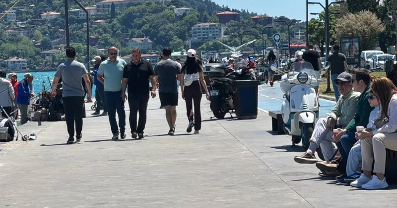 Son dakika: İstanbul da vatandaşlar bayramın son gününde sahillere ve bahçelere çıktı, havanın tadını çıkardı Son dakika haberleri