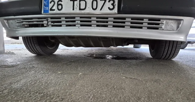 Katlı otoparkta yakıt sızdıran otomobil paniğe sebep oldu Eskişehir Haberleri