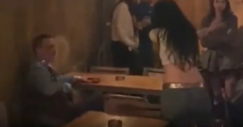 Kadınlar ünlü oyuncuyu mekandan kovdu Sözcü Gazetesi
