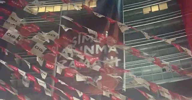 CHP Genel Merkezi ne devasa Kılıçdaroğlu pankartı asıldı: Şimdi arınma zamanı VİDEO İZLE