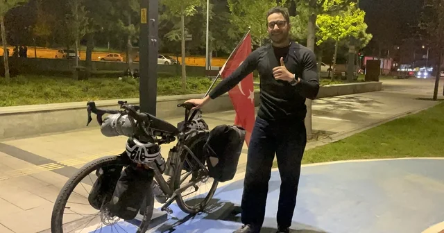 Fransız turist, Türk bayrağı takılı bisikletiyle Türkiye yi geziyor Karaman Haberleri