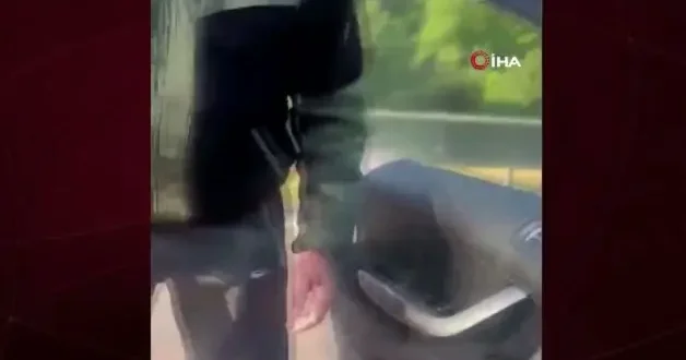 Bayram yolunda maganda sürücü ailenin yolunu kesip saldırdı!