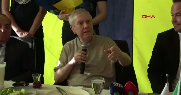 Fenerbahçe başkan adayı Aziz Yıldırım taraftarla Aykut Kocaman için tartıştı!