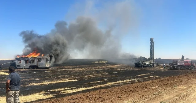 Sondaj aracı ile işçilerin kaldığı karavan yandı: 3 yaralı Şanlıurfa Haberleri Habertürk Yerel Haberler