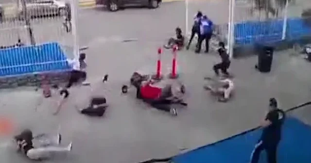 Venezuela da depremin en çarpıcı görüntüsü ortaya çıktı: Yer adeta ayaklarının altında kaydı VİDEO İZLE