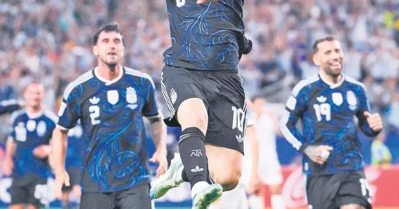 MUSTAFA ÇULCU FIFA özel oyuncuları koruyor!