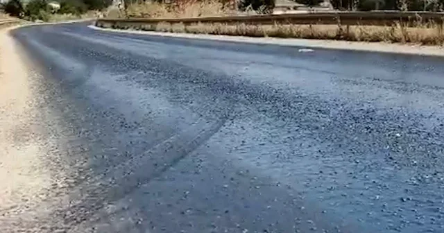 Edirne de kavurucu sıcak asfaltı eritti VİDEO İZLE