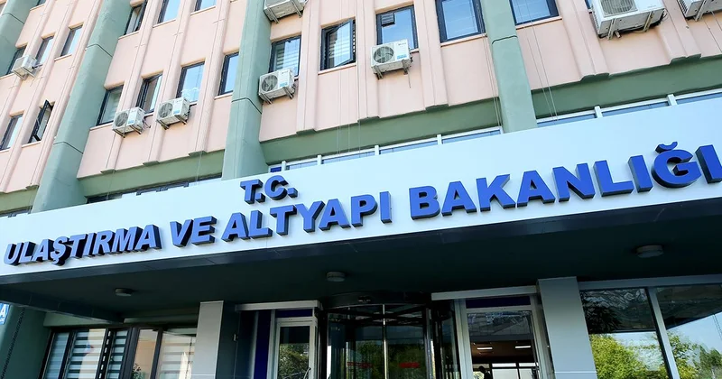Bakanlıktan uçak kaçırılma kodu sonrası Türk hava sahasına giren uçağa ilişkin açıklama