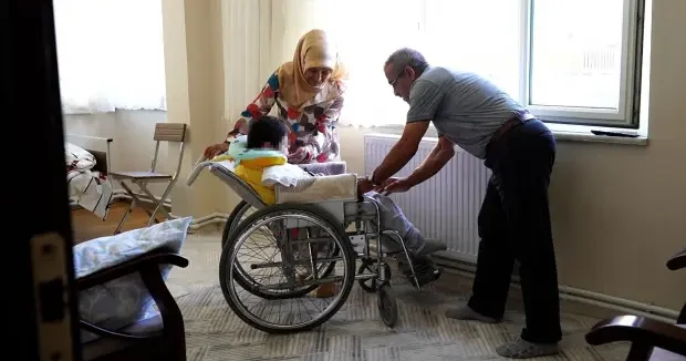 Isparta haberleri İki evladını kaybeden çift, yüzde 100 engelli Recep e ana baba oldu 30 Haziran 2026