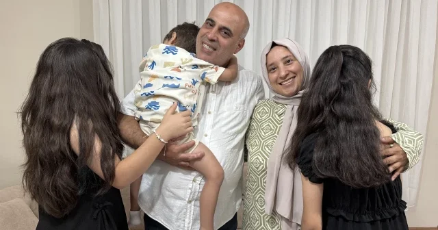 Adana’da evlat hasreti çeken Bolat çifti 3 kimsesiz çocuğa yuva oldu: Kendim doğursam bu kadar sevmezdim VİDEO İZLE