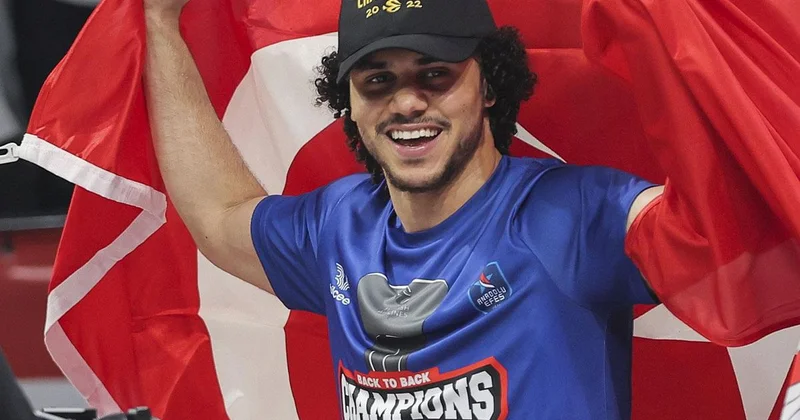 Anadolu Efes te Shane Larkin dönemi sona erdi! Fenerbahçe ye gidiyor