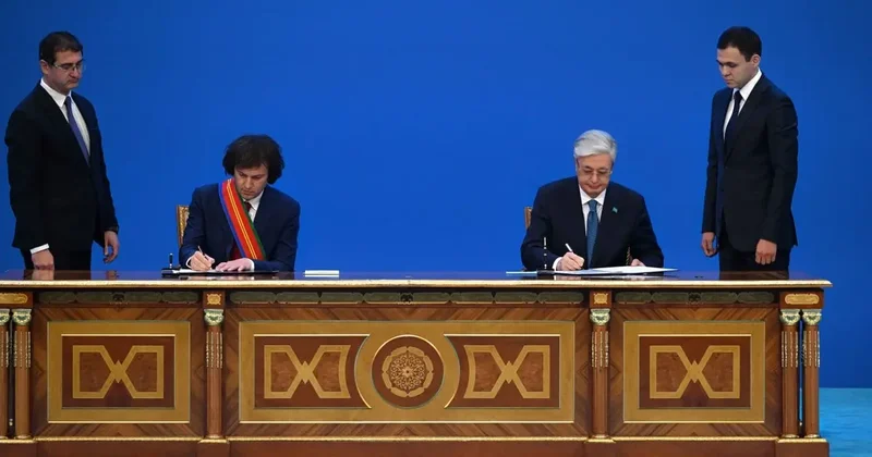 Kazakistan ile Gürcistan arasında stratejik ortaklık kurulmasına ilişkin bildiri imzalandı