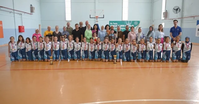 Karacabey Belediyespor da kupa sevinci Başkan Karabatı: Altyapıya yaptığımız yatırımların karşılığını almaya başladık. Bursa Haberleri Habertürk Yerel Haberler