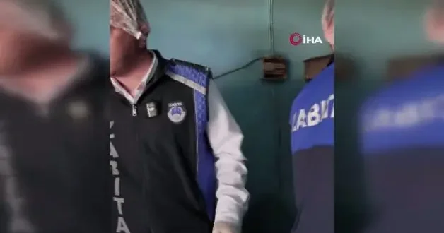 Hatay da böceklerin ve sigara izmaritlerinin yerlerde gezdiği fırında mide bulandıran görüntüler