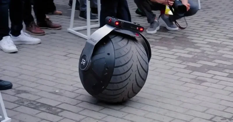 Tek tekerlekli güvenlik robotu tanıtıldı: 30 km/sa hıza çıkabiliyor