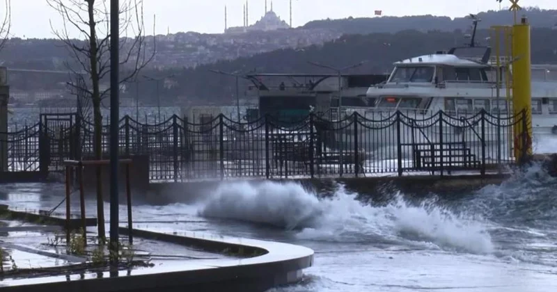 İstanbullular dikkat! Valilikten kritik uyarı geldi: Şiddetli fırtına yıkıp geçecek