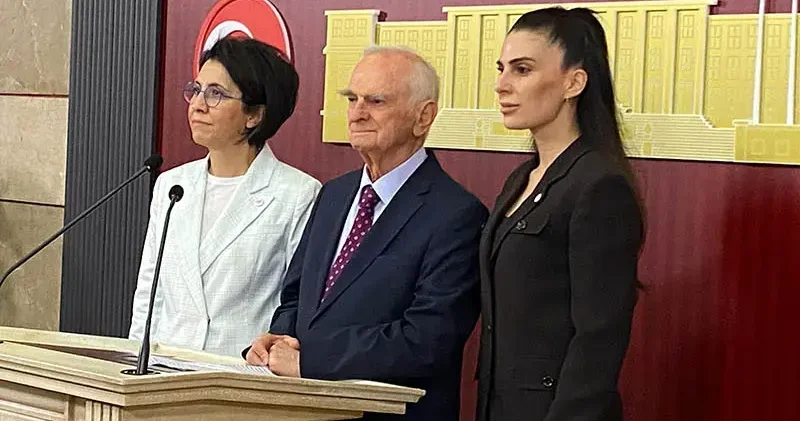 Önder Sav: CHP den istifa ediyorum