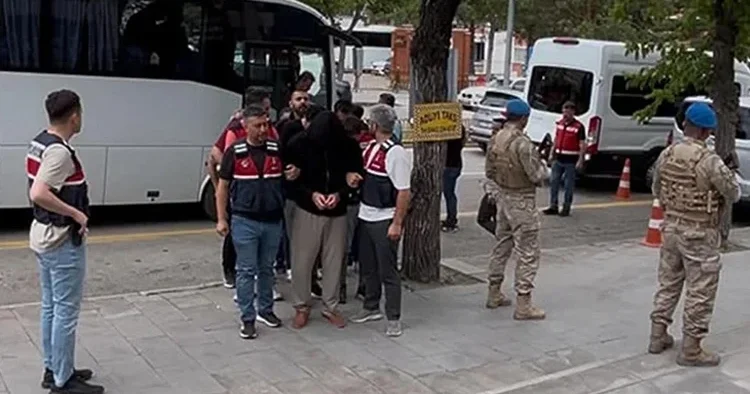 Gülistan Doku soruşturmasında adliyeye sevk edilen 8 şüpheliden 6 sı için tutuklama istendi