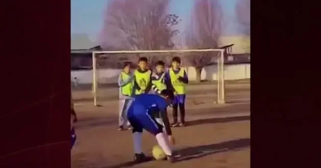 Küçük futbolcuların zeka dolu organizasyonu viral oldu