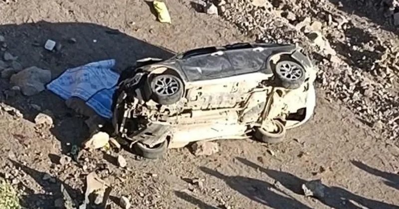 Otomobil şarampole yuvarlandı: Aynı aileden 3 kişi hayatını kaybetti