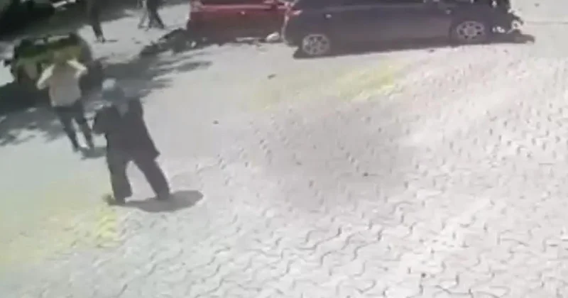 Anne ile kızına 112 kilometre hızla çarpmış