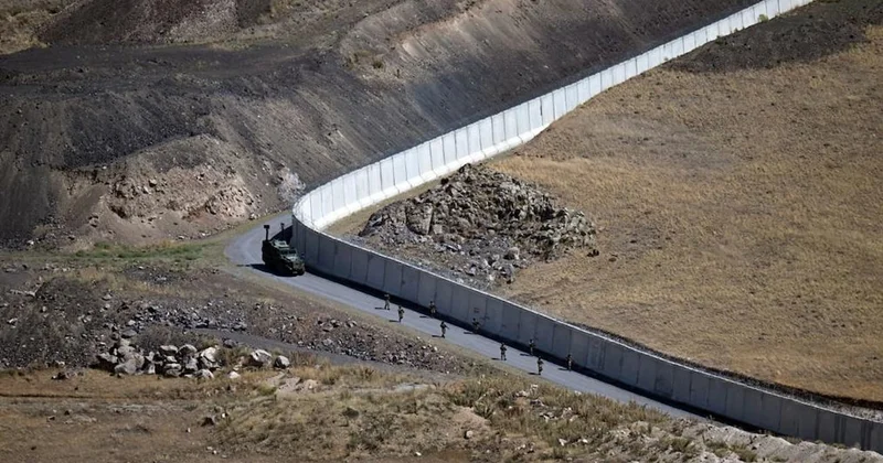 Ülke karışınca Türkiye harekete geçti: Komşuya karşı 6 kilometre çelik duvar çekti Sözcü Gazetesi