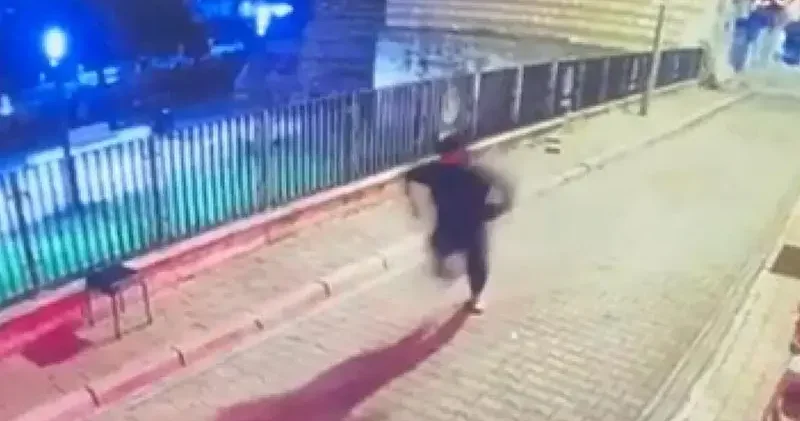 Fatih te husumetlisinin iş yerini kurşunlayan şüpheli yakalandı