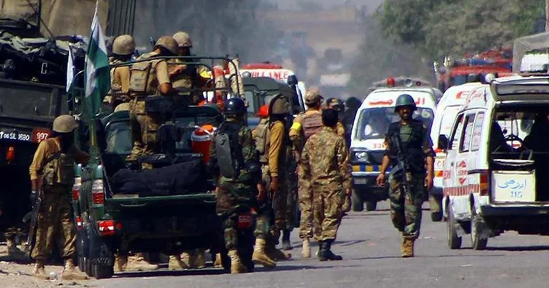 Pakistan da polis kontrol noktasına saldırıda 9 polis öldü, 28 polis yaralandı
