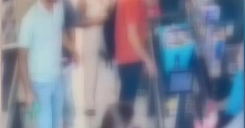 Esenyurt’ta yolda bulduğu kartla 10 bin liralık alışveriş yapan şüpheli kamerada