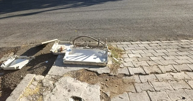 Pide fırınının önündeki elektrik kabloları tehlike saçıyor Adıyaman Haberleri Habertürk Yerel Haberler