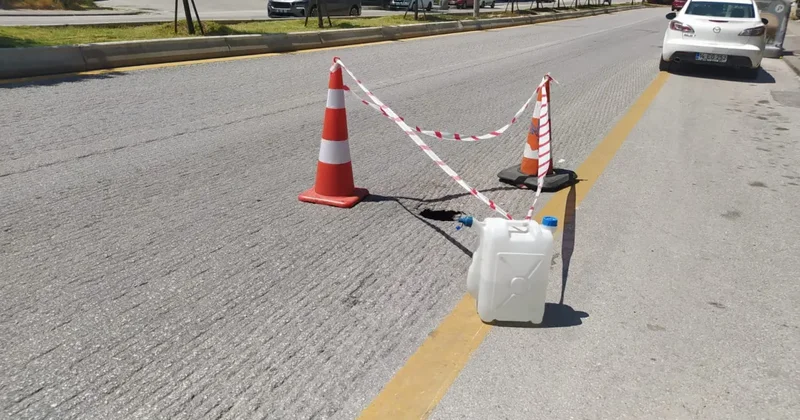 Ankara daki kara delik için su bidonuyla önlem alındı: Dibi görünmüyor düşmesek iyi