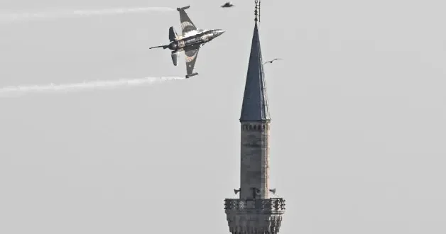 SOLOTÜRK ten Zafer Bayramı için İstanbul da nefes kesen gösteri
