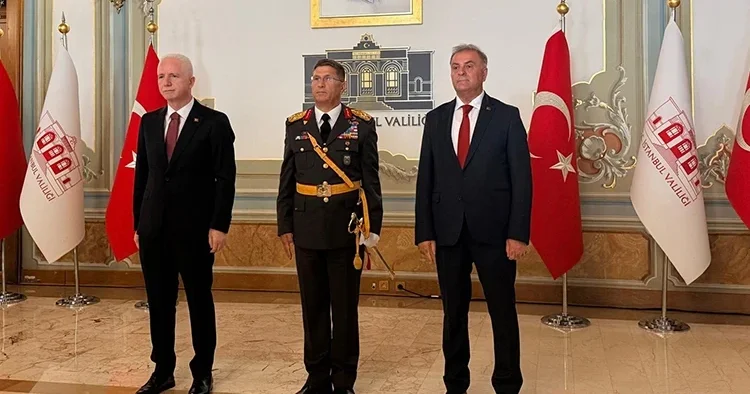 İstanbul Valiliği nde 30 Ağustos töreni: Vali Gül, Orgeneral Ersay ve Başkan Vekili Aslan tebrikleri kabul etti