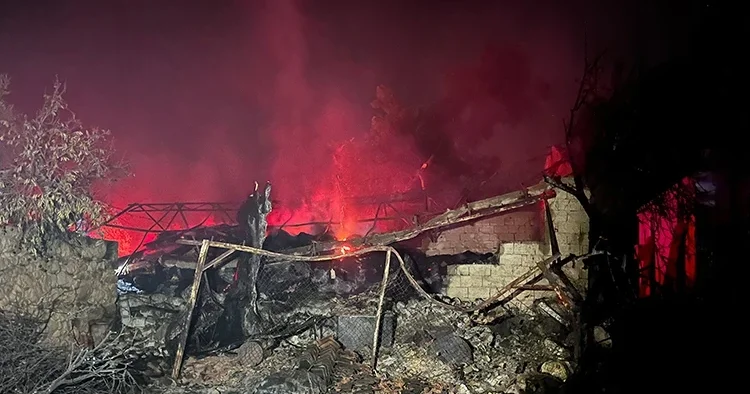 Seydikemer den Kaş a sıçrayan yangında acı bilanço: Ağaçlarıma evlatlarımdan çok emek vermiştim