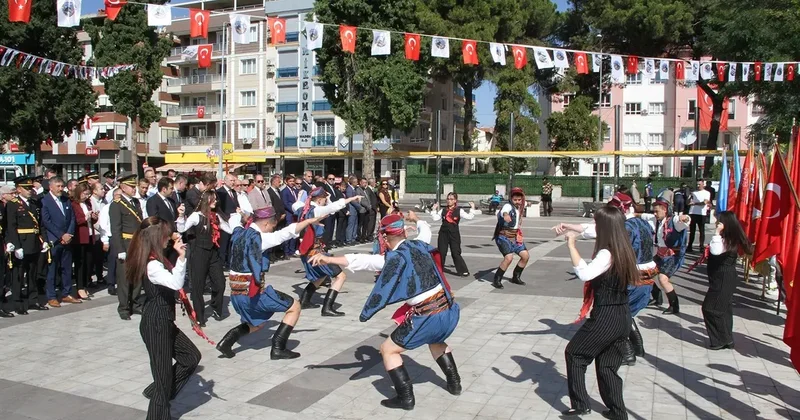 Manisa ilçelerinde Zafer Bayramı kutlandı