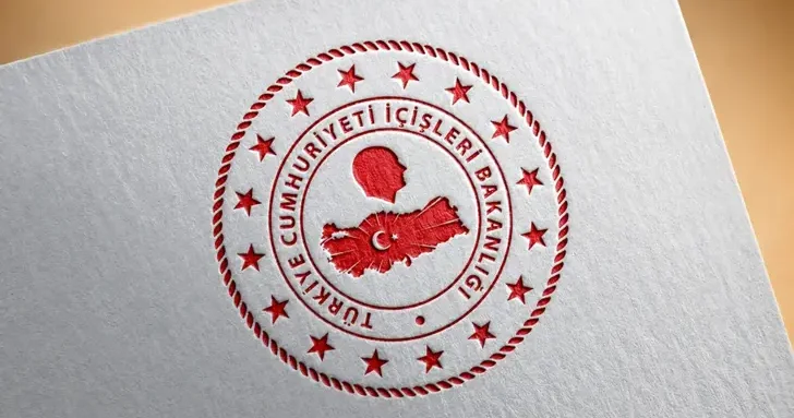 İçişleri Bakanlığı: Sahil Güvenlik Komutanlığımız tarafından ise 5 yüzer unsur ve 2 Sahil Güvenlik helikopteri bölgeye sevk edilmiştir