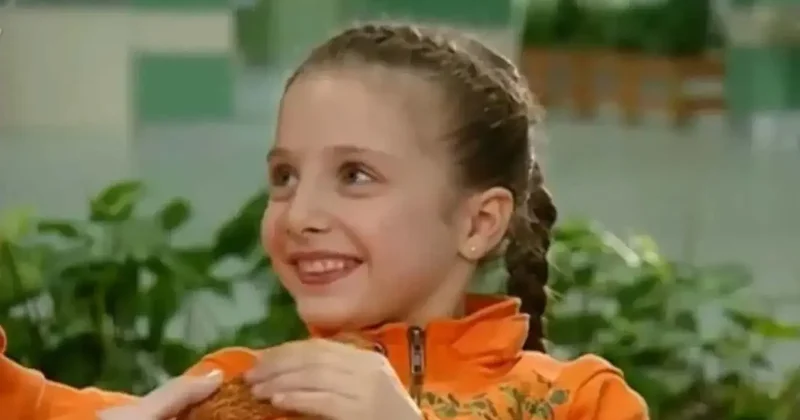 Kına gecesine 5 farklı elbiseyle damga vurdu: Selena nın Nazlı sı Dilara Kurtulmuş evleniyor