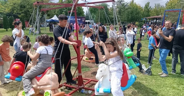 AK Parti Aile Pikniği nde 25 bin yemek fişi 1 saatte tükendi AK Parti nin Aile Pikniği ne yoğun ilgi Eskişehir Haberleri Habertürk Yerel Haberler