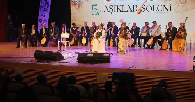 Türkiye ve Türk Dünyası ndan aşıklar aynı sahnede buluştu 5. Uluslararası Aşıklar Şöleni kulakların pasını sildi Kayseri Haberleri Habertürk Yerel Haberler