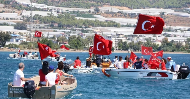 Bozyazı da amatör balıkçılardan 30 Ağustos a denizde anlamlı kutlama Mersin Haberleri Habertürk Yerel Haberler