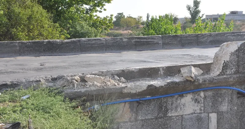 Kırklareli nde tarihi köprüye çarpan tırın sürücüsü hakkında adli işlem başlatıldı