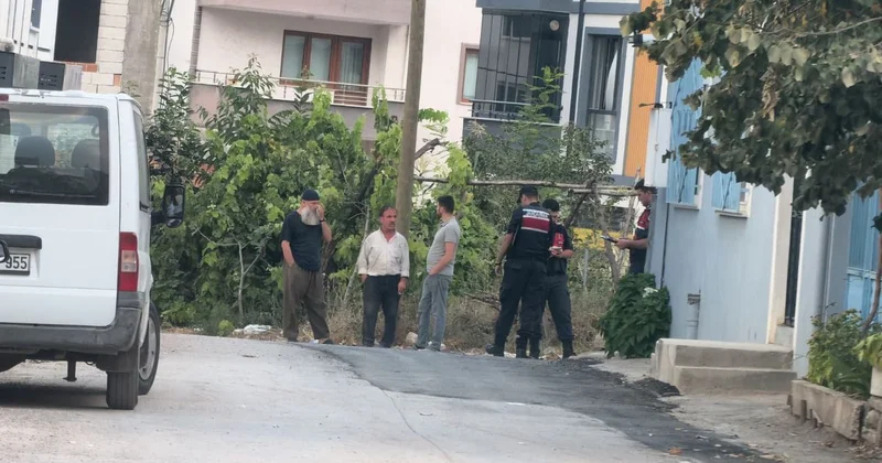 Ev sahibi, sokak ortasında kendisini döven kiracısını balkondan tüfekle ateş açarak öldürdü