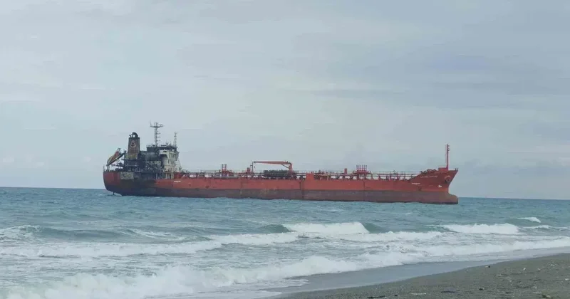 Karadeniz’deki saldırıda hasar aldı! Samsun’da karaya oturdu