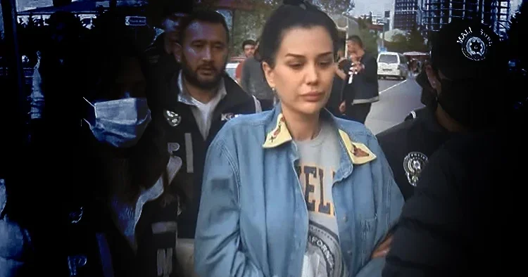 Cumhurbaşkanına hakaret suçlaması: Fenomen Dilan Polat, adliyeye getirildi