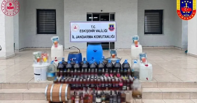Evinde kaçak içki üretmek için damıtma sistemi kuran şüpheli yakalandı