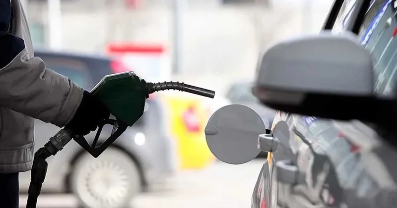 Bu gece benzine 12 lira zam mı gelecek? İşte güncel akaryakıt fiyatları Sözcü Gazetesi