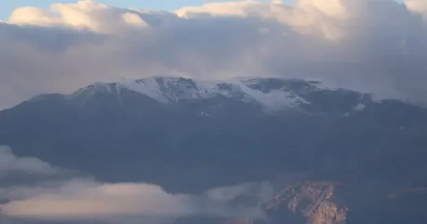 Erzincan haberleri Erzincan ın yüksek kesimlerine mevsimin ilk karı yağdı 30 Eylül 2026