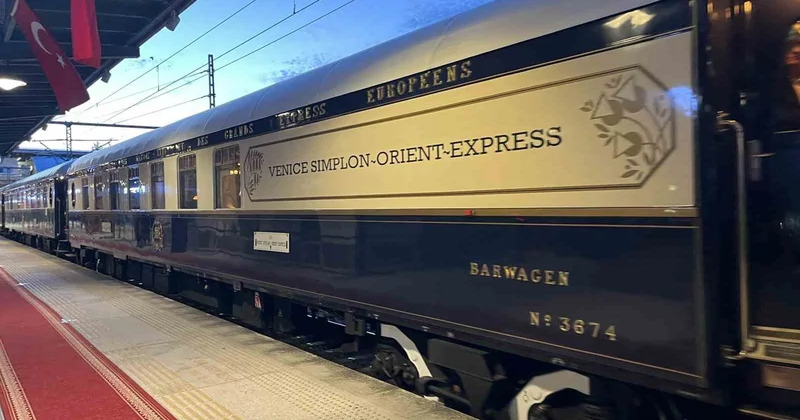 Tarihi Orient Express 5 günde Paris ten İstanbul a geldi: 70 i aşkın yolcu Bakırköy de karşılandı