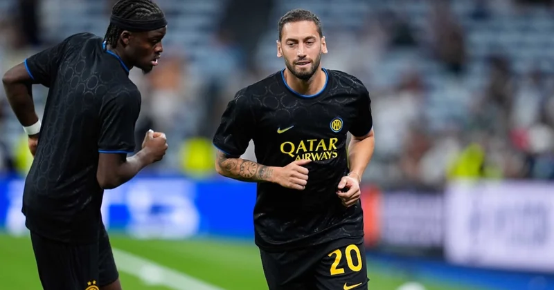 İtalyan basını, Fenerbahçe’nin milli futbolcu için devreye girdiğini ileri sürdü! Hakan Çalhanoğlu iddiası Sözcü Gazetesi