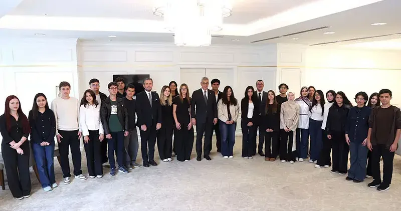 Bakan Memişoğlu, tıp fakültelerine derece ile giren öğrencilerle buluştu